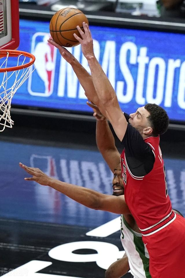 绿军力克公牛,沃克绝杀神奇 绿军力克公牛,沃克绝杀神奇