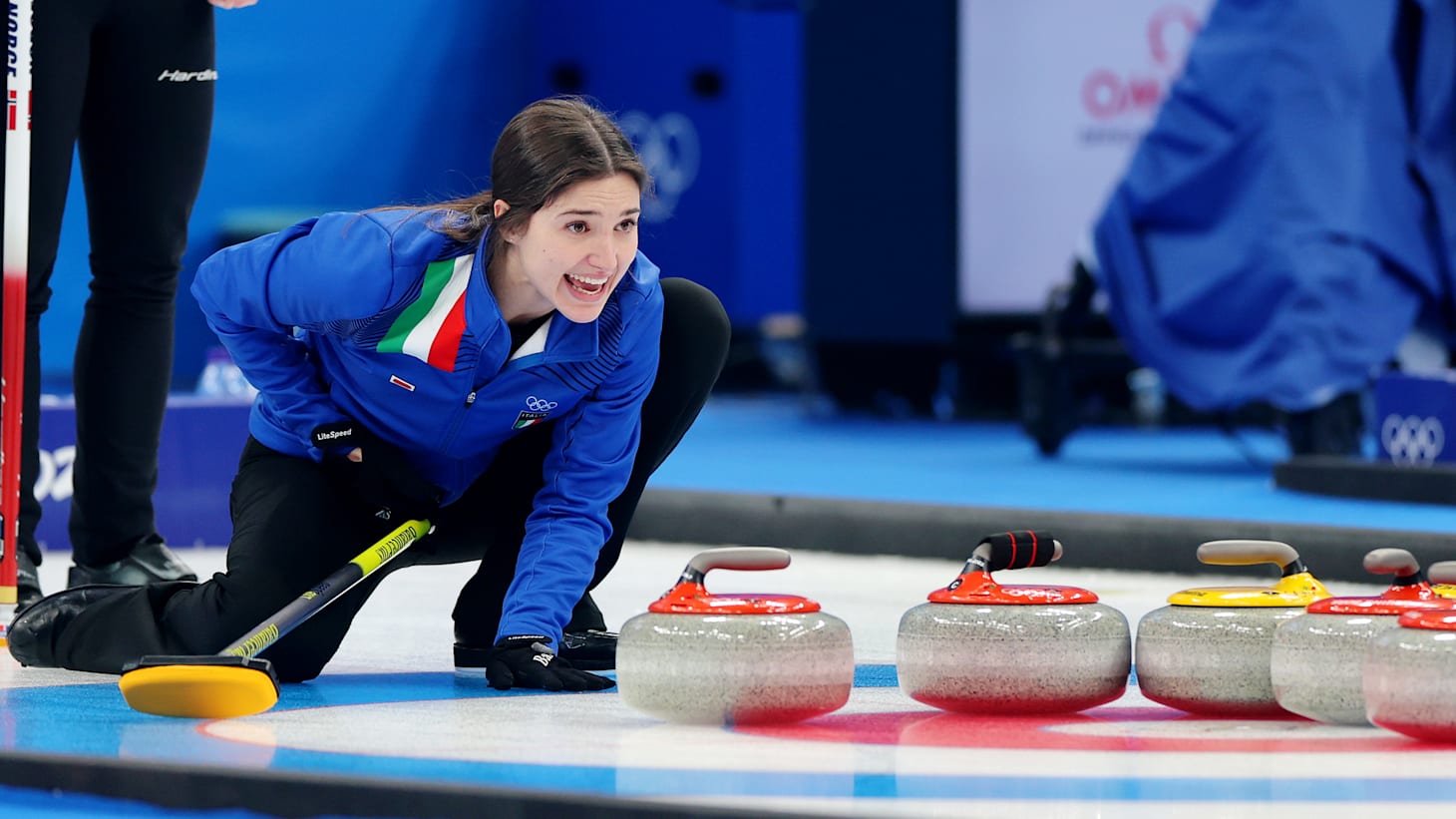 加拿大冰球队实力扎实,赢得热烈掌声 加拿大冰球队实力扎实,赢得热烈掌声