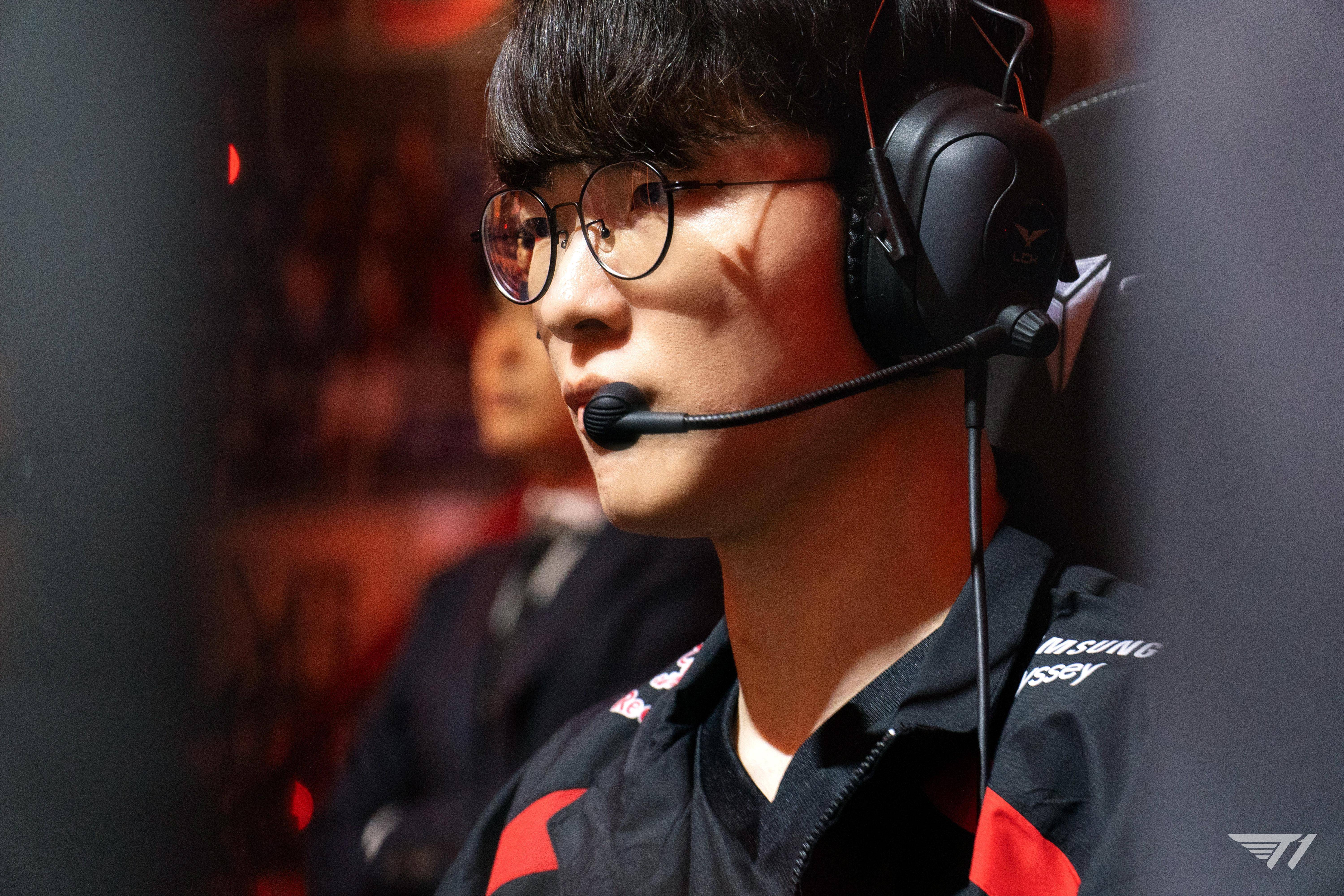 IG横扫GEN,Deft极限生还后反打顶尖较量入围赛,引爆全场热议的简单介绍 IG横扫GEN,Deft极限生还后反打顶尖较量入围赛,引爆全场热议的简单介绍