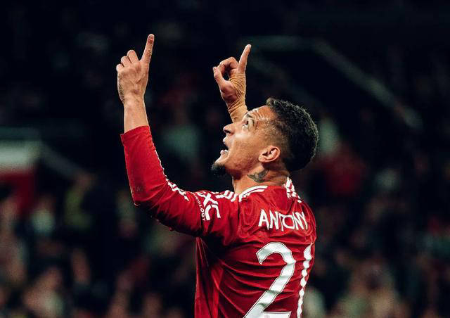 熊猫体育中国App-曼联在重要比赛中获得宝贵的胜利