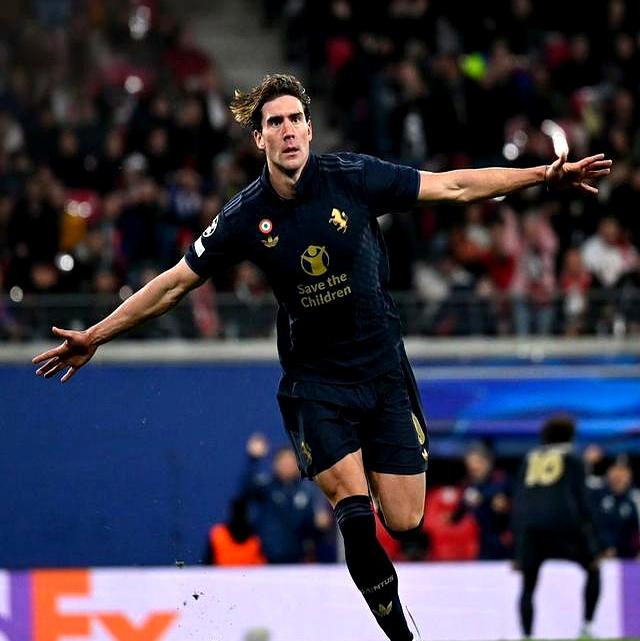 熊猫体育互动-尤文图斯客场爆冷，遭遇两连败颓势难挽