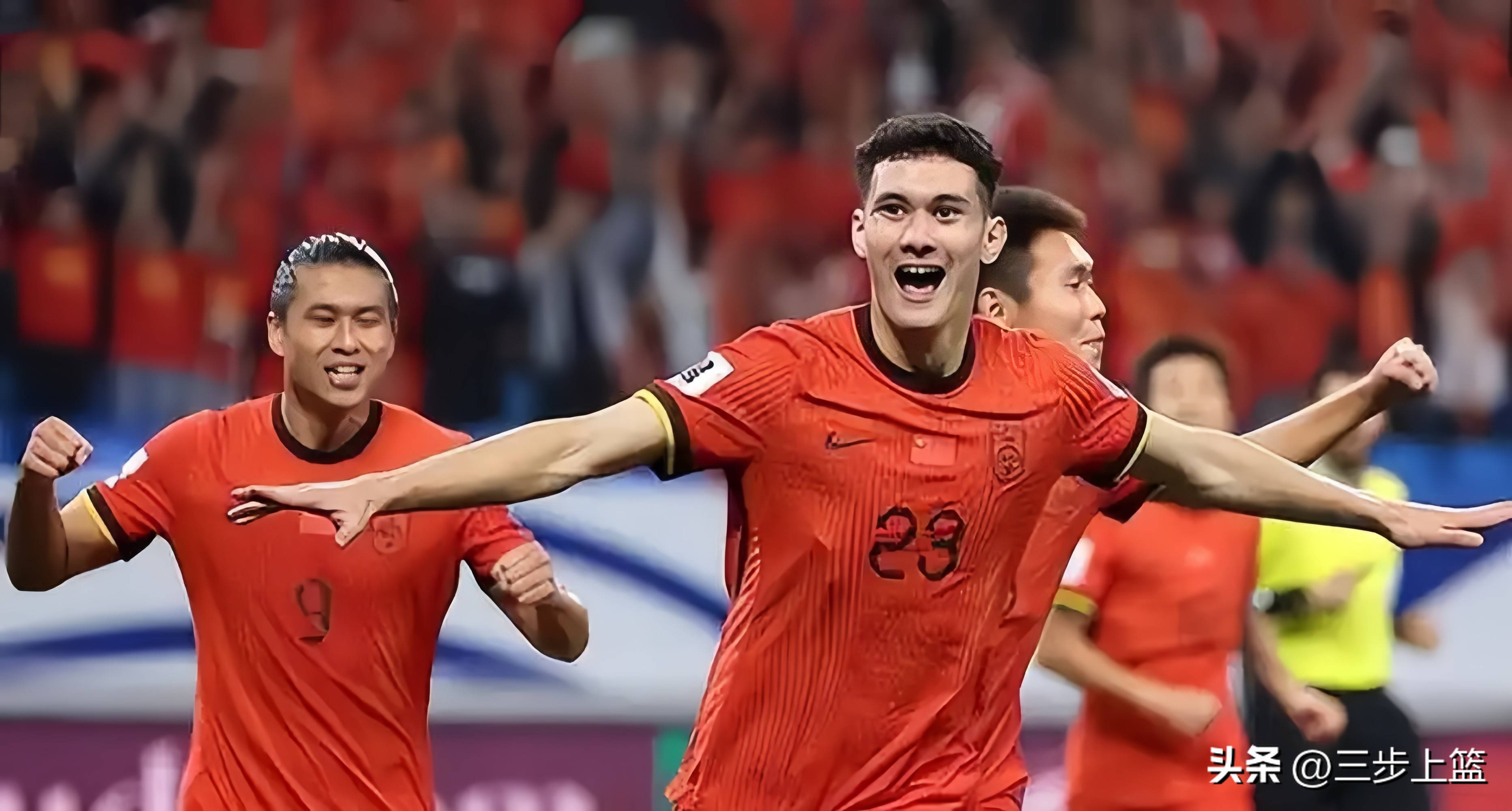 精益求精!足球比赛中球队不断突破创新领先! 精益求精!足球比赛中球队不断突破创新领先!