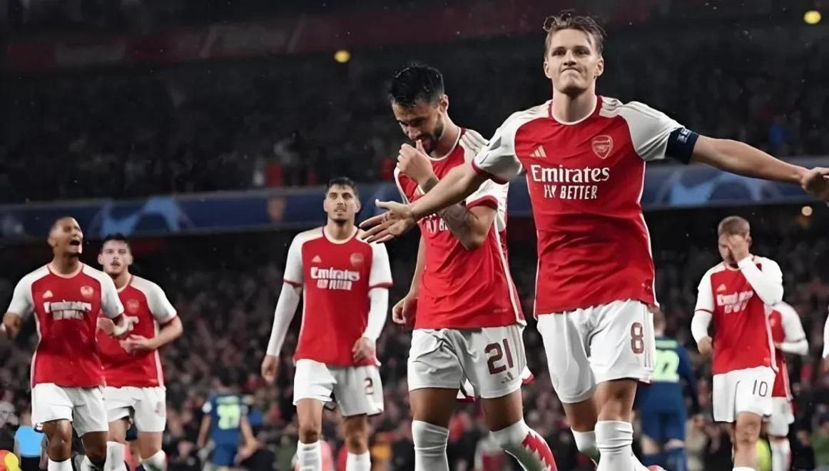 熊猫体育下载-阿森纳连败状态严峻，亟需调整